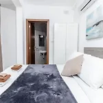 Luigi Penthouse * Σεντ Πόλς Μπέι
