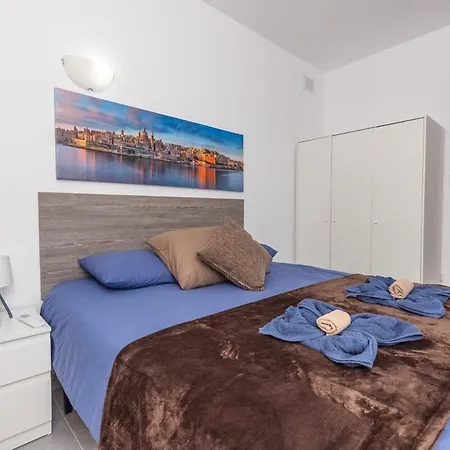 Luigi Penthouse * St. Paul's Bay