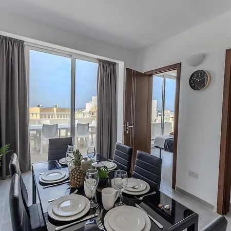 Luigi Penthouse St. Paul's Bay