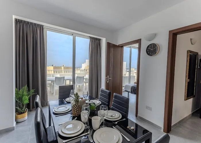 Luigi Penthouse St Paul's Bay