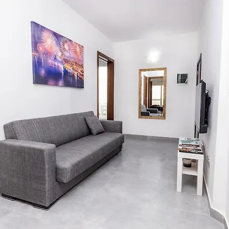 Luigi Penthouse St Paul's Bay